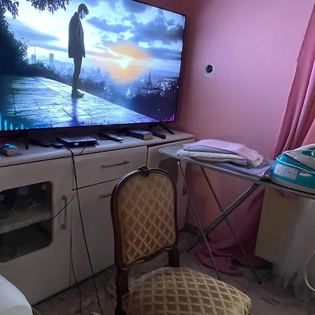 Otthon Apartment
